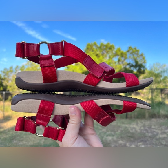 Vionic Shoes - Vionic Cadance Sandal Red Size 8